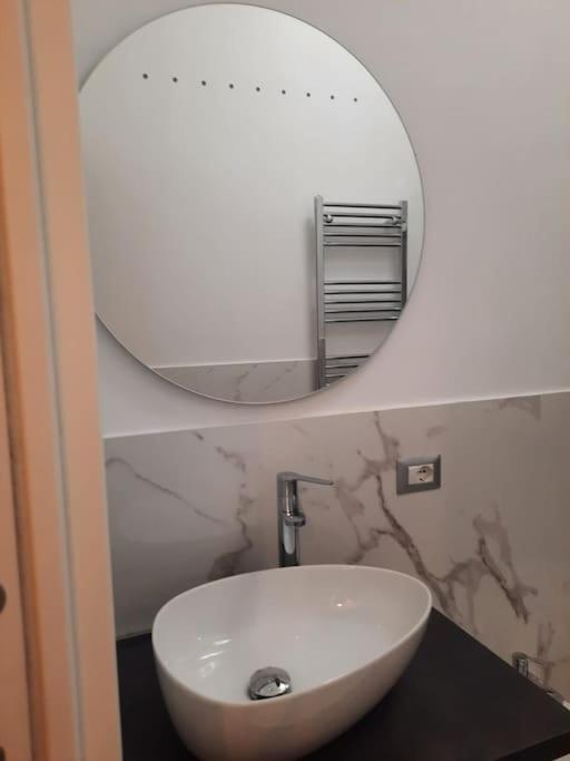 N&Ghomesweethome Raffaelloelegante Appartamento Ideale Casa Vacanze Affari ミラノ エクステリア 写真