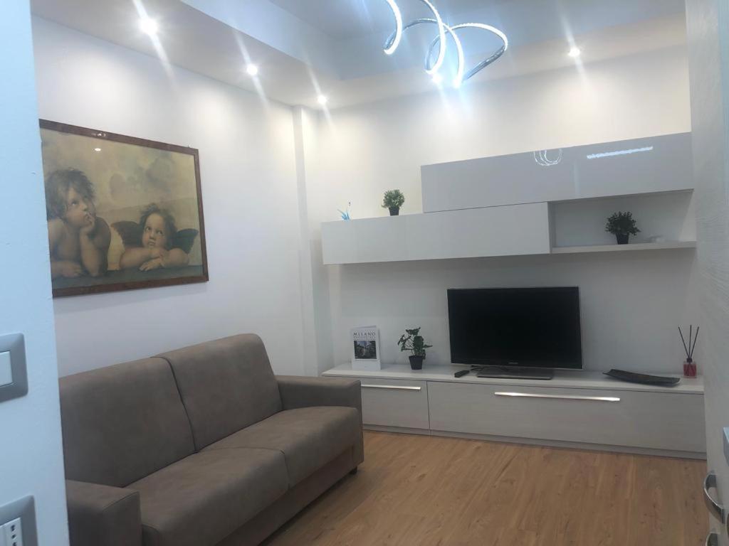 N&Ghomesweethome Raffaelloelegante Appartamento Ideale Casa Vacanze Affari ミラノ エクステリア 写真